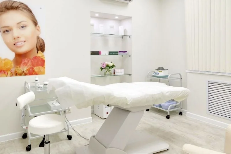 Recovery After Blepharoplasty Day by Day: A Practical Guide